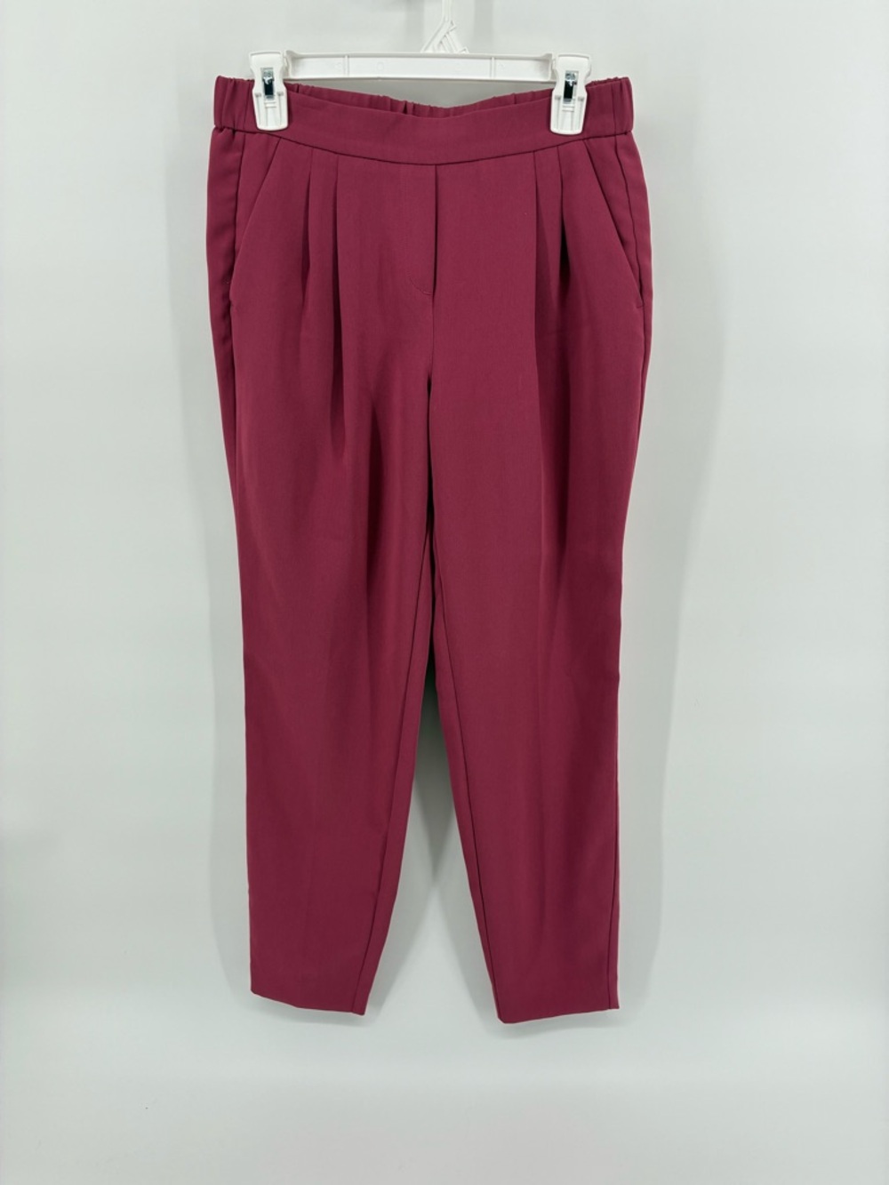 RW&CO. Pleated Tapered Pants - Berry Plum